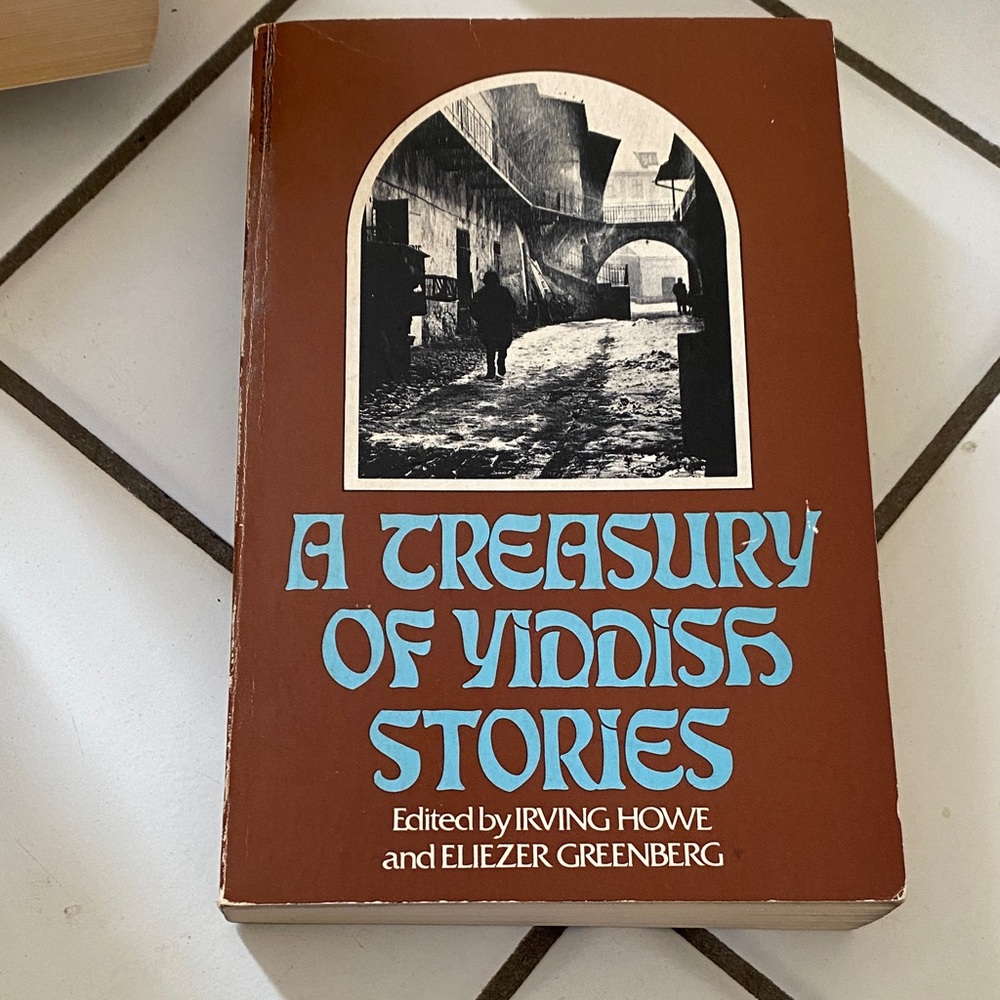 A Treasury of Yiddish Stories Book